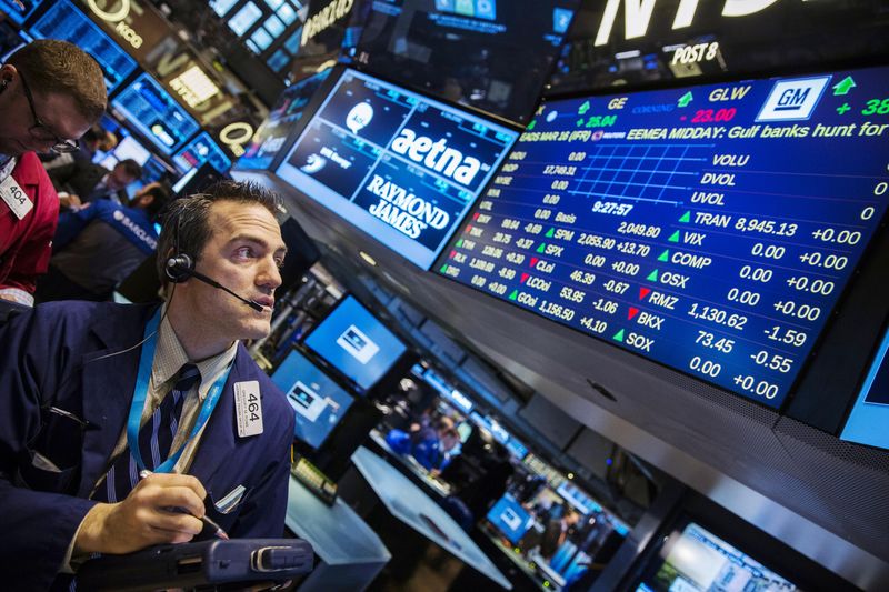 2513239 Биржевые торги в США