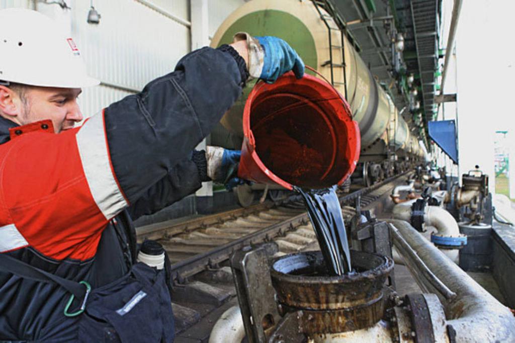 2513269 Нефть - основной индикатор курса рубля