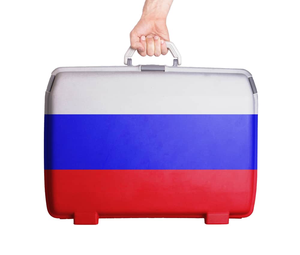 сколько получают таможенники в рф