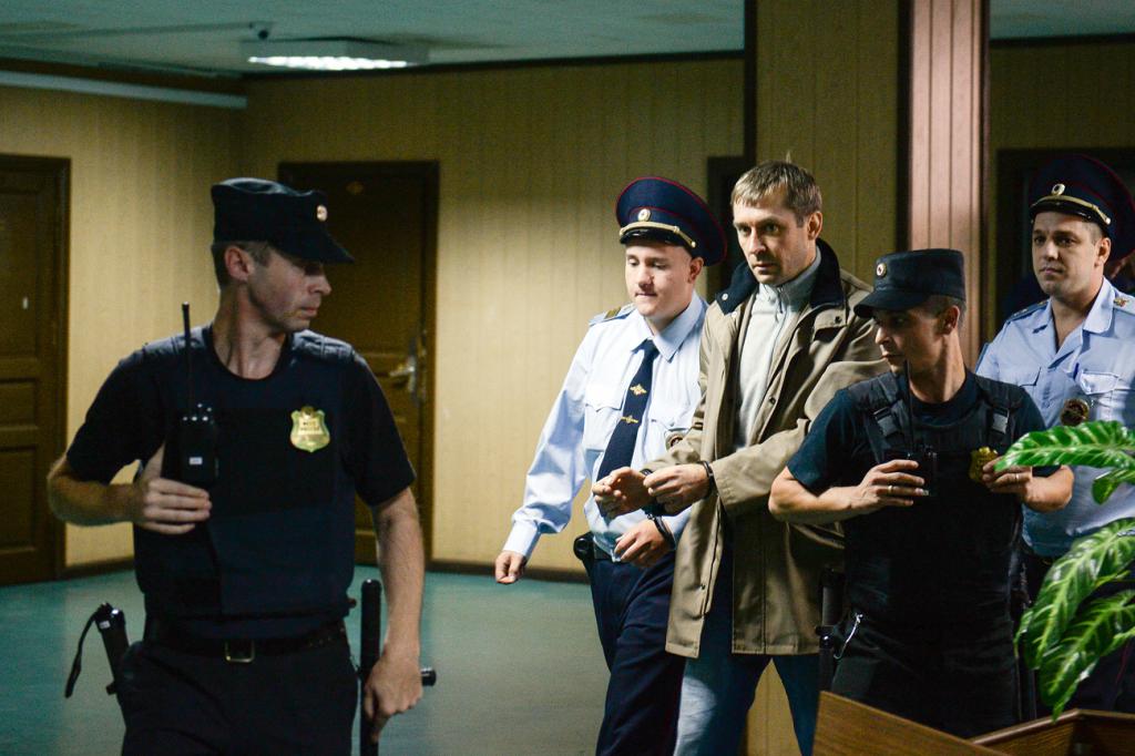 2932087 средняя зарплата полицейского в москве