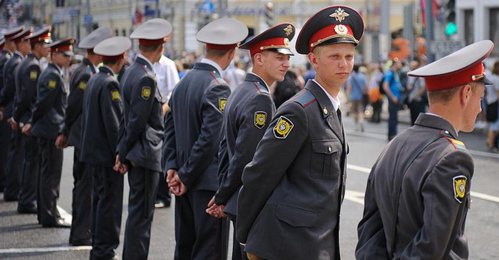 2932113 зарплата полицейских в россии
