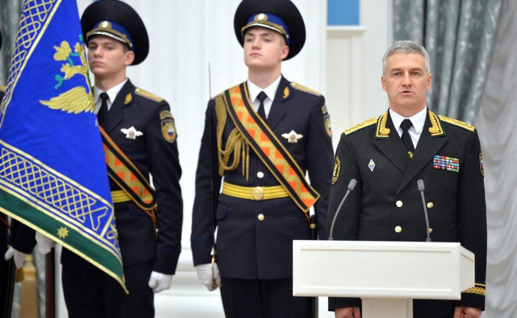 2976232 сколько получает судебный пристав в москве