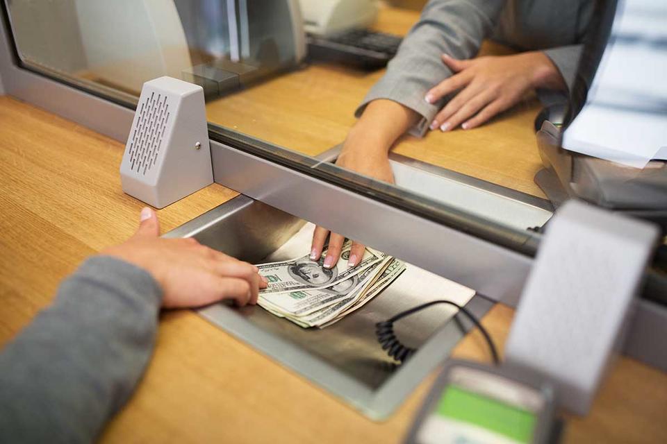 перевести деньги на карту сбербанка без комиссии