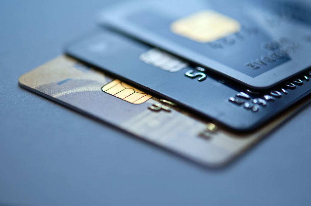3178253 где находится код безопасности на карте visa